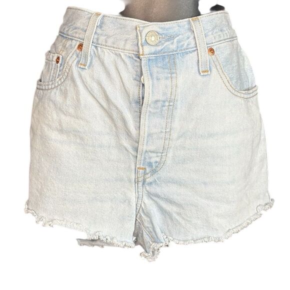 Levi’s 501 womens Cut Off Light Wash Denim Shorts sz 29 vintage raw hem preloved - Picture 6 of 8